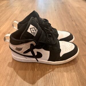 Jordan Kids Shoes Black and White
